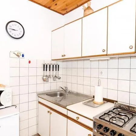 Klara-gorjana-comfort With Balcony And Sea View 2 דירה